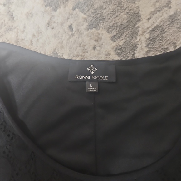 Dress - Picture 4 of 4